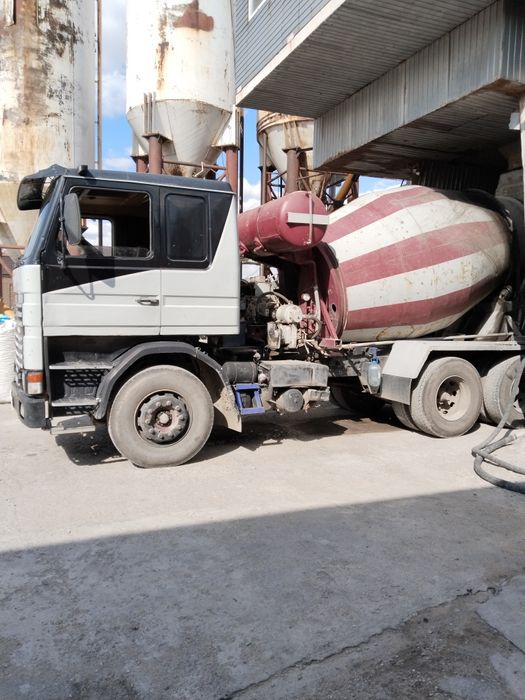 Продам автомашину миксер.