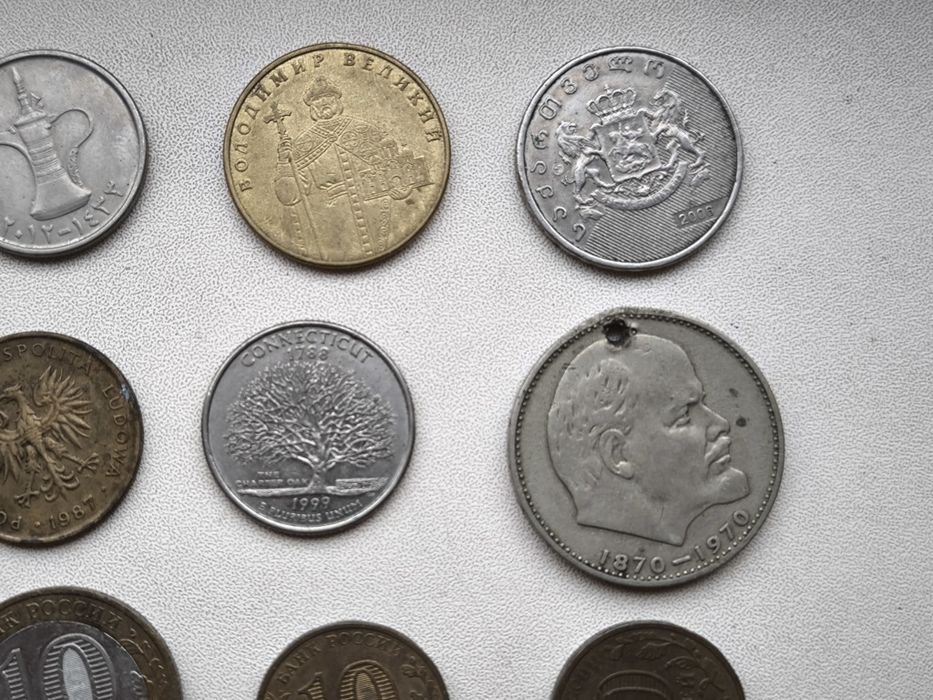 Монеты разные ценные редкие