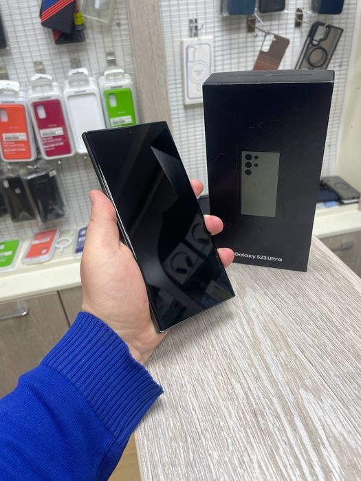 Samsung S23 Ultra xotirasi 12/256Gb