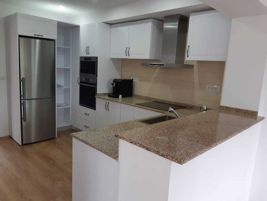 Granit, marmură, glafuri, blaturi, monumente funerare, recondiționări