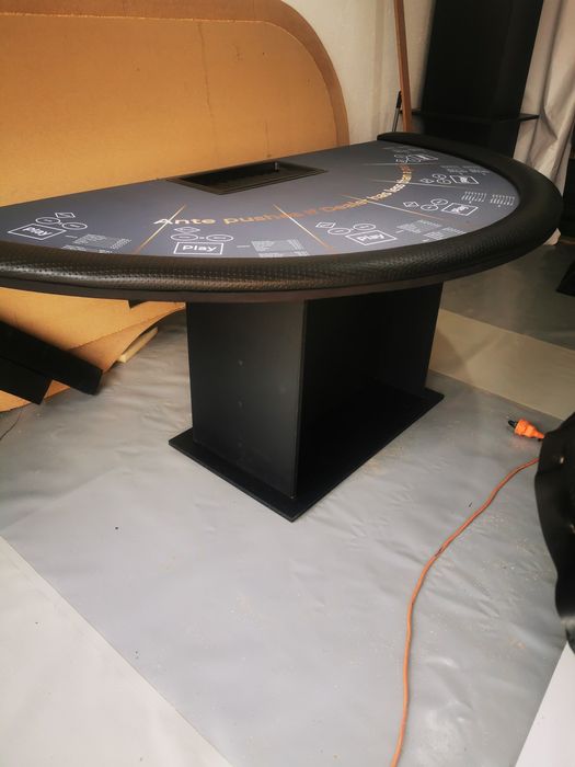 masa ultimate poker si black jack