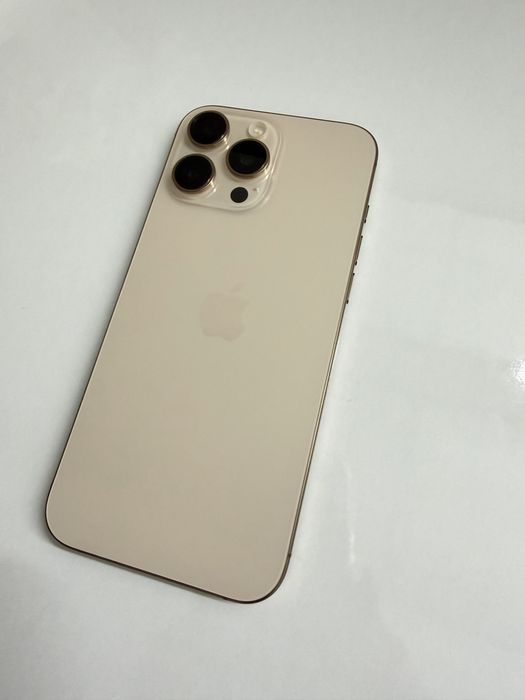 Продам  Айфон 16 про мах