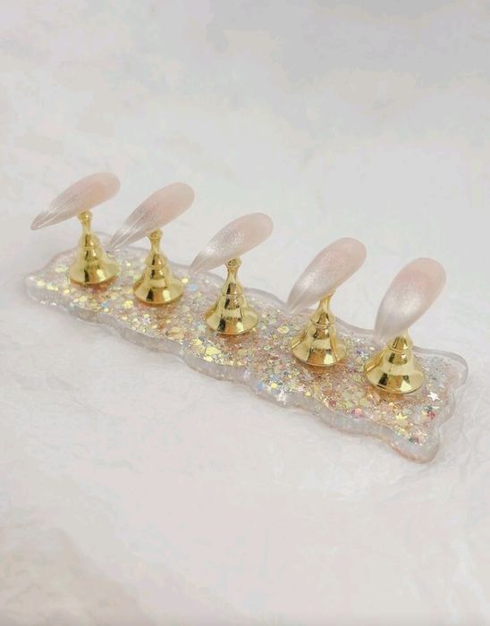 Магнитен държач за изкуствени нокти