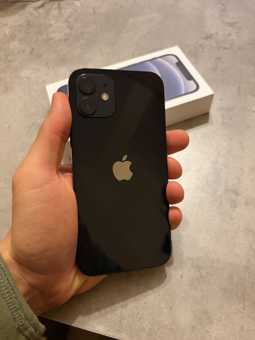 Apple IPhone 12 128GB изключително запазен