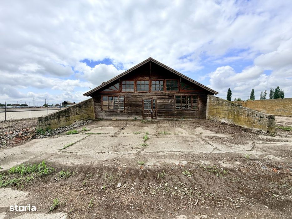 Teren de închiriat 2.950 mp cu Hală de 490 mp lângă pod Curtici