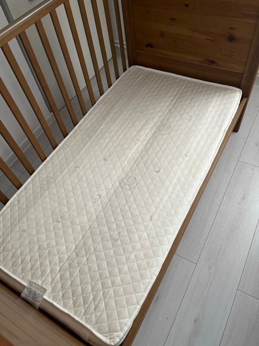 Pătuț copii Mamas & Papas 140×70 cm din lemn masiv + saltea