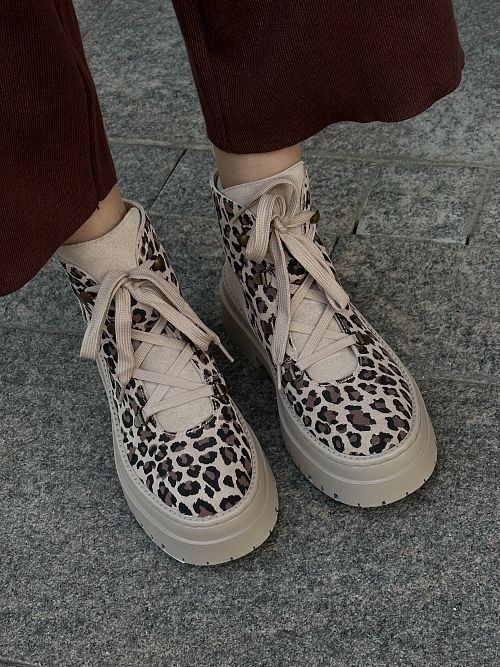 Продам ботинки натуральная замша