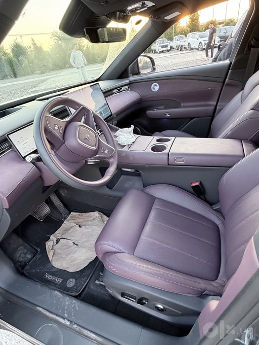 Voyah Free Plus AWD, 2025 г. — 4200 км пробега