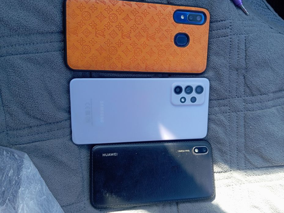 Продам телефоны samsung huawei