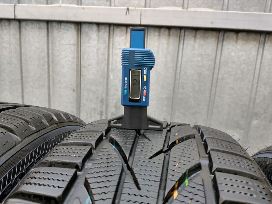 Cauciucuri Anvelope de iarnă 215 50 R18 M+S Toyo Japan 7 mm