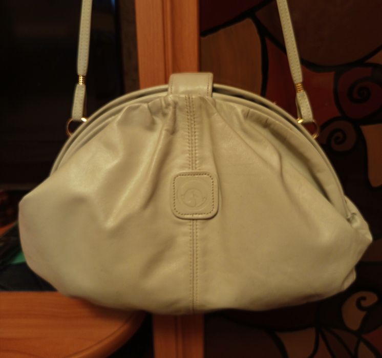 Сумочка из натуральной кожи