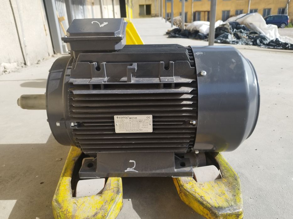 Електромотор 11kW 975 оборота