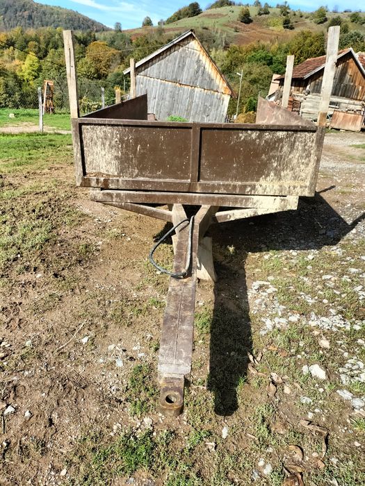 Vând remorca basculabila foarte bună și foarte tare.