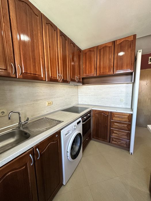 Двустаен апартамент до НБУ