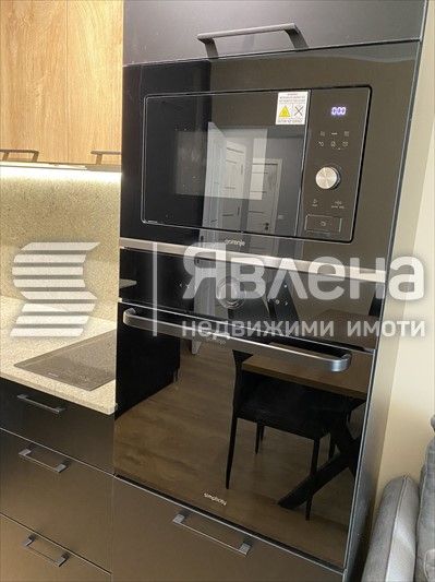 Дава се под наем Тристаен апартамент в Варна, Бриз - 95 кв.м за 1000 € - Снимка #4