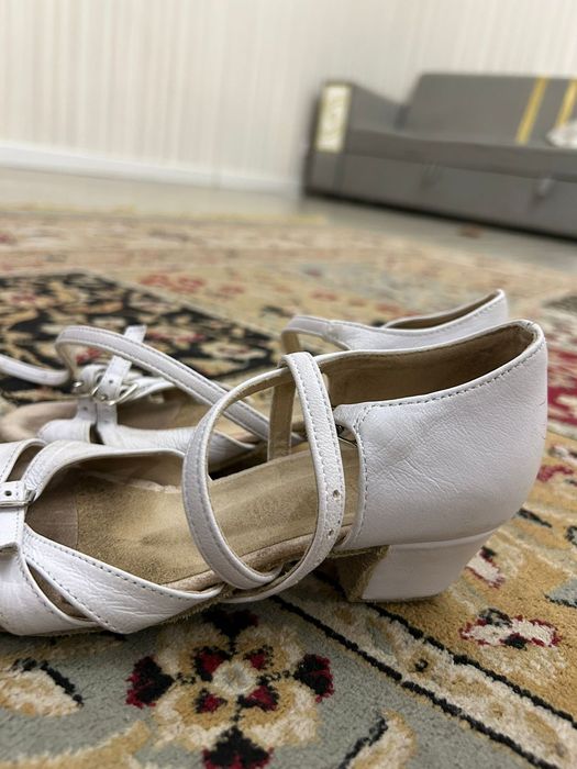 Продам все для бальных танцев