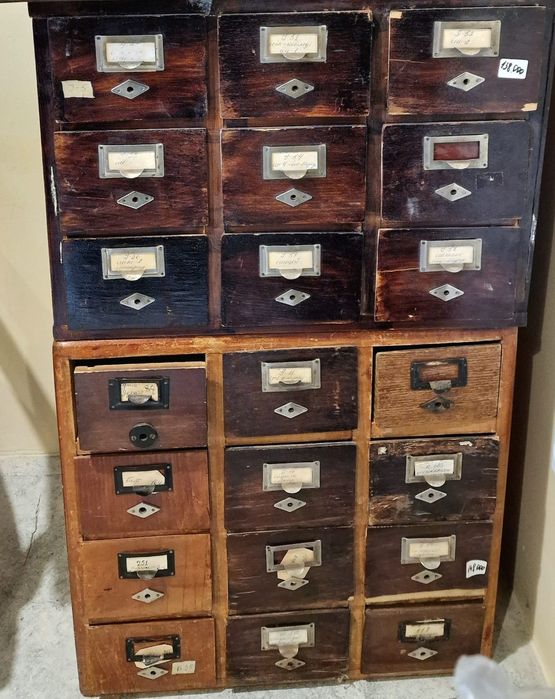 Тумбочки деревянные. Ретро.