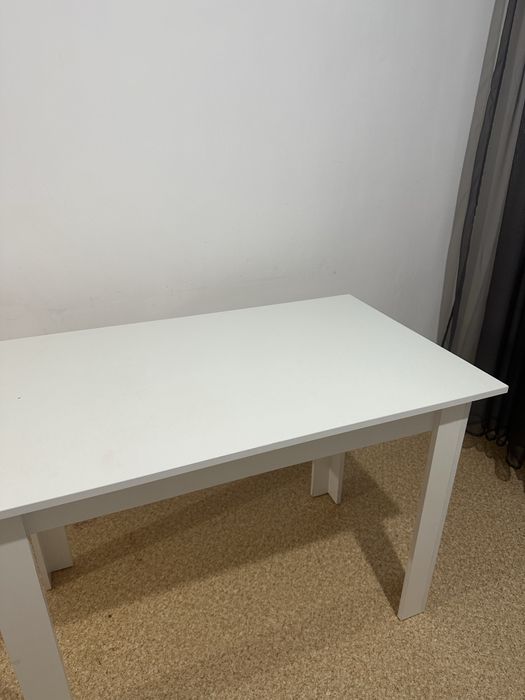 Стол в хорошем состоянии