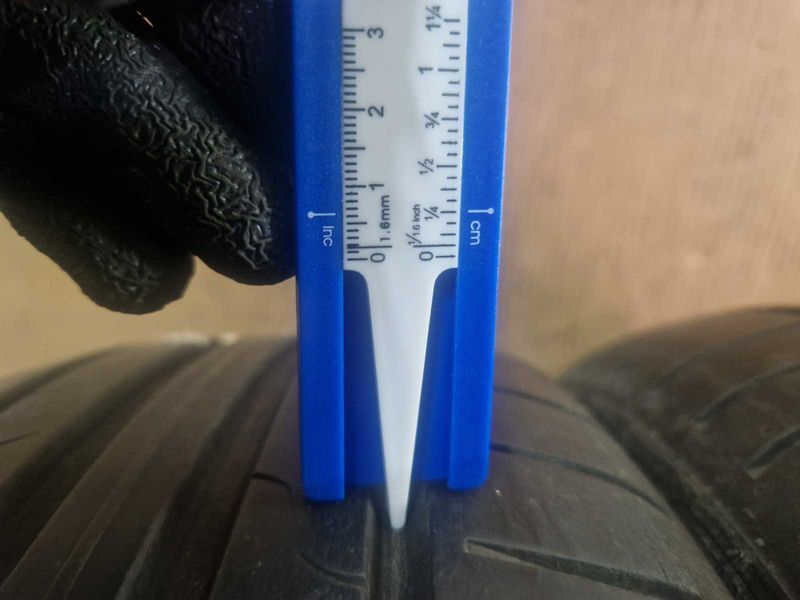 2 Dunlop R16 205/55
летни гуми
DOT1118