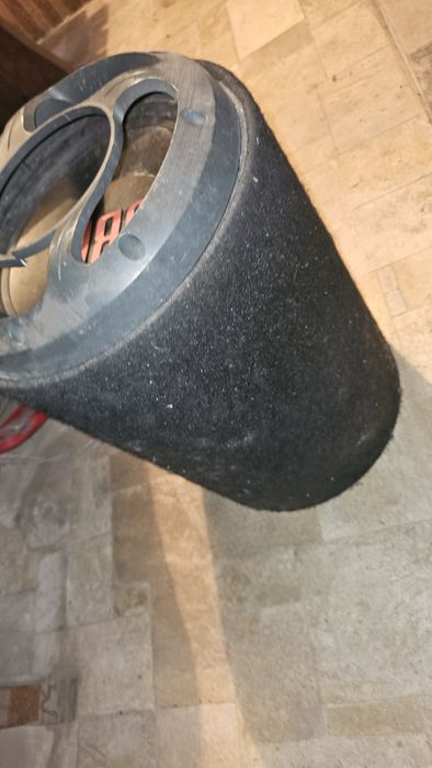 Бас каса за кола JBL