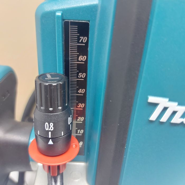 ПРОМОЦИЯ.Нов модел мощна фреза Makita RP2303FC07