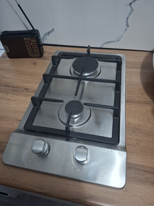 Продам газовую плиту
