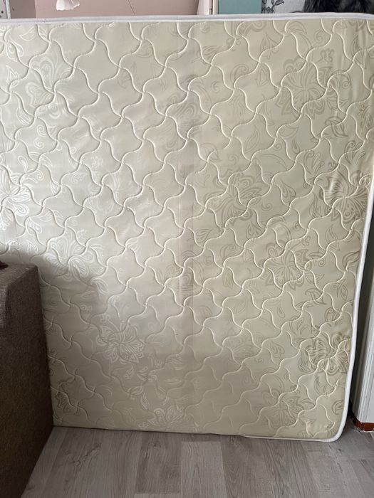 Продам матрас не дорого