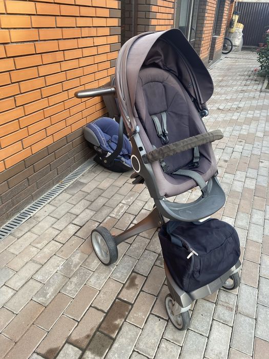 Продам коляску STOKKE   2в1