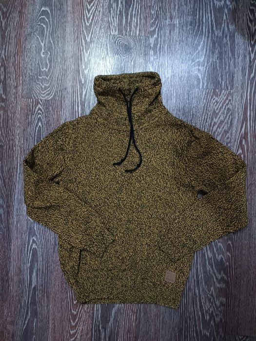 Продам куртку на мальчика 8-9 лет 5000 т