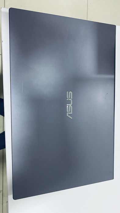 ASUS VivoBook 15