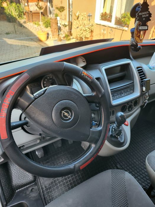Opel Vivaro 2011