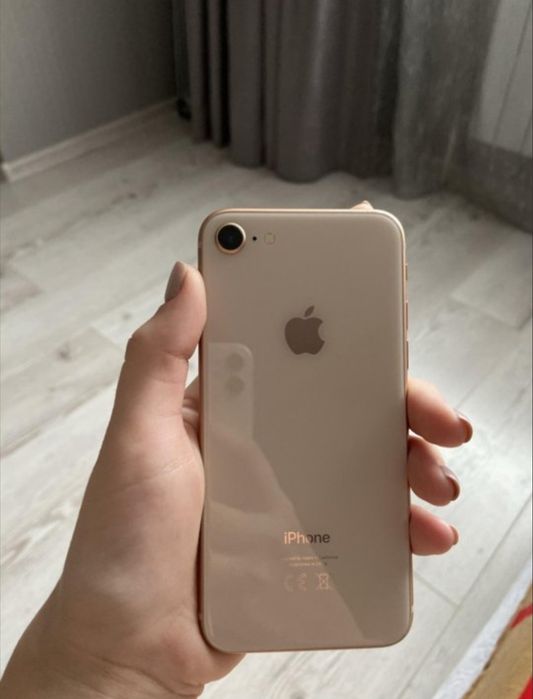 Продам iphone 8 Gold 64gb