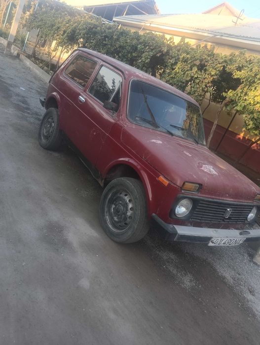 Лада Нива сотилади