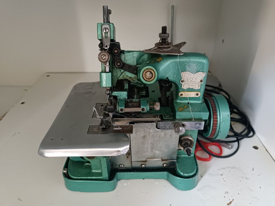 Швейная машина оверлог