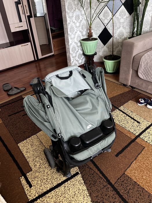 Продается детская коляска Joie