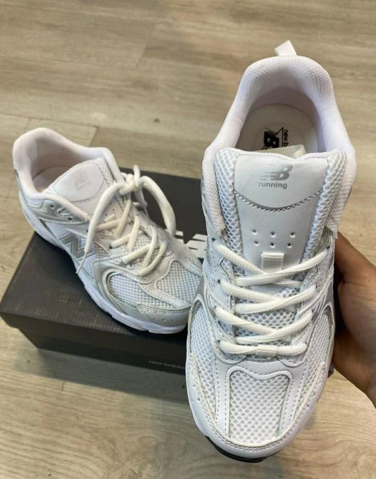 New Balance 530 Ниви Бели Дамски Маратонки / 36-40 Номер