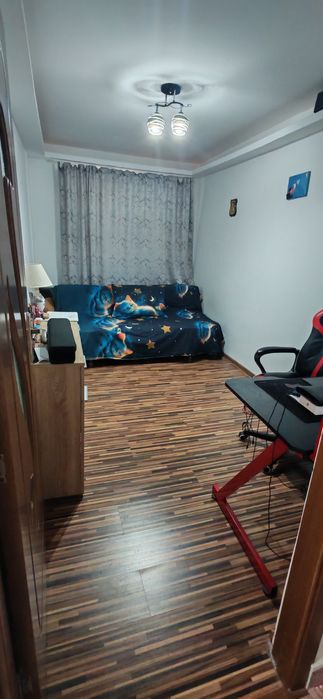 Apartament 3 camere de vânzare