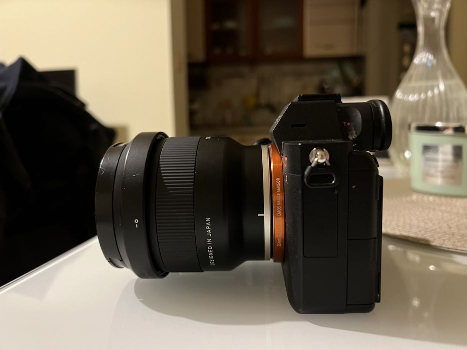 Sony Alpha A7 III - 5725 кадъра, чисто нов, обектив Tamron