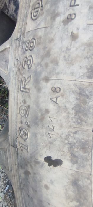 Шины 16,9 R38 пара