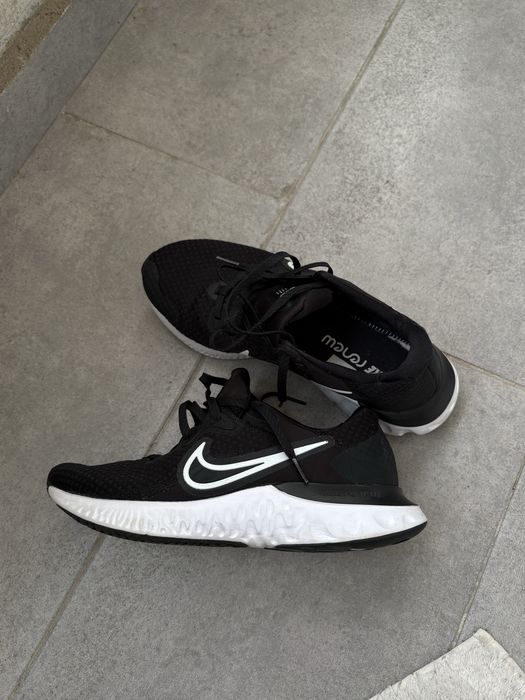 Nike running renew