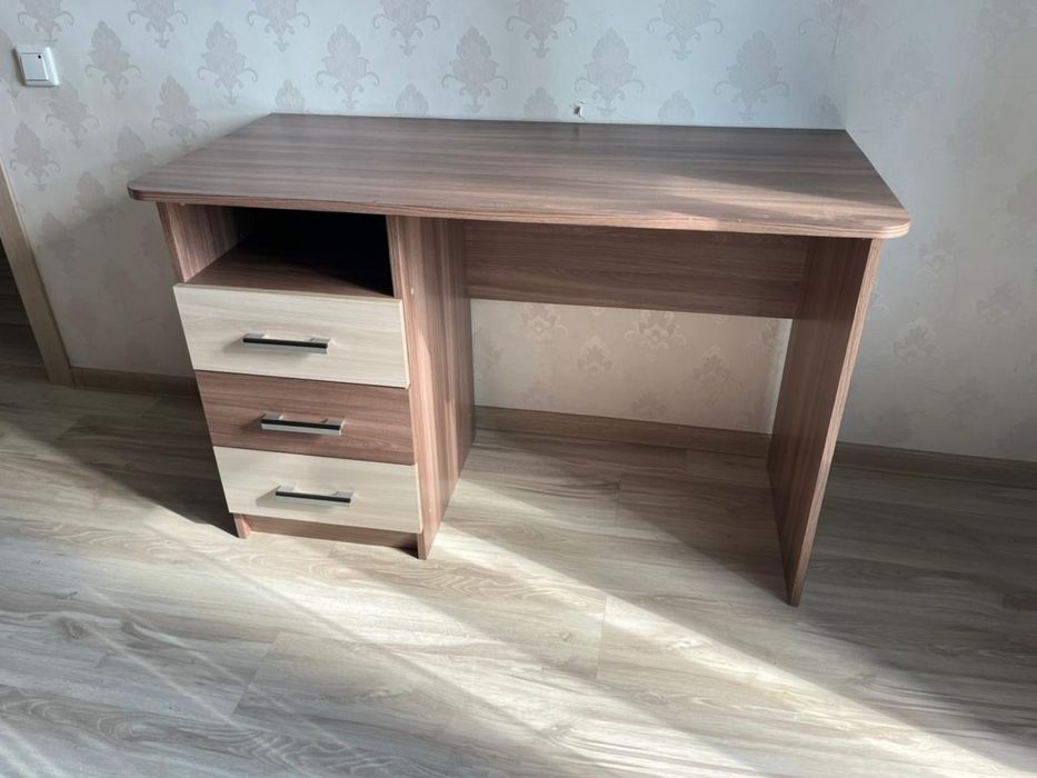 Продам диван и детский спальный гарнитур.