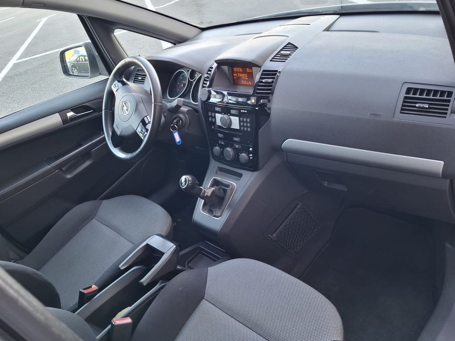 Vând Opel ZAFIRA 7 locuri