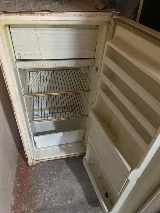 Холодильник  Бирюса