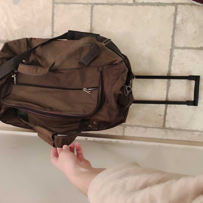 Голяма спортна чанта за пътуване с колелца и дръжка, тип куфар