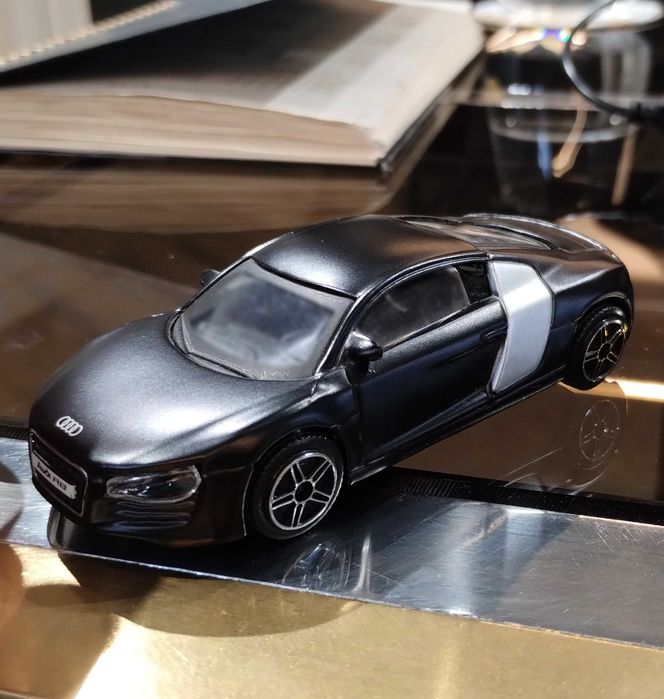 Macheta auto Audi R8 - negru - marca Burago