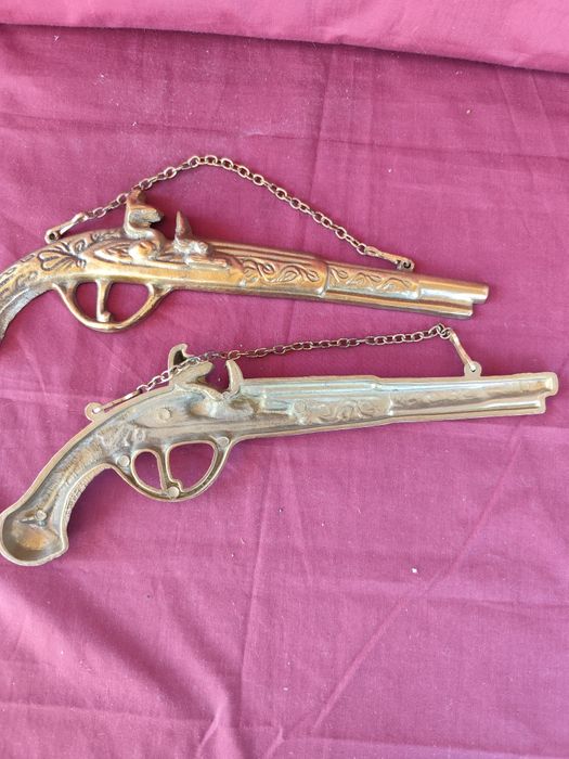 Pereche ornamente bronz pentru panoplie