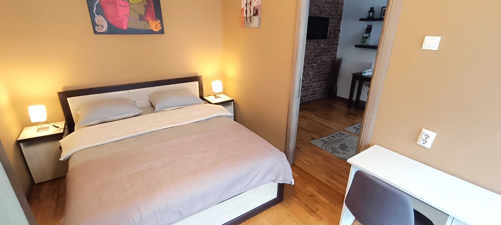 Inchiriez Aparatament 2 camere central cu parcare