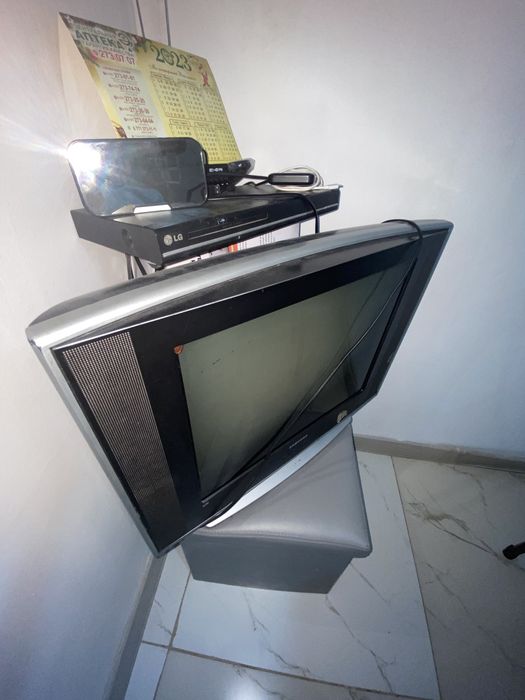 Продам телевизор