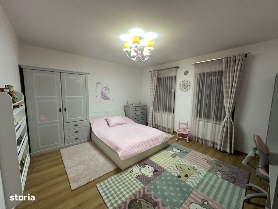 Casa tip duplex | 5 camere | 300 mp teren | Zona Terra, Floresti