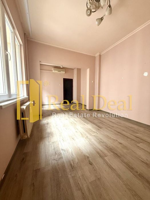 Дава се под наем Офис в София, Център - 80 кв.м за 550 € - Снимка #1